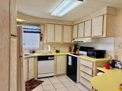 3049 Longview Lane, North Fort Myers FL - photo 11 of 33