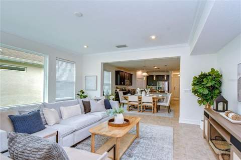 4749 Rolling Green Drive, Wesley Chapel FL - photo 10 of 35