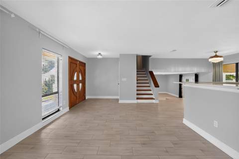 7001 Baywood Court, Tampa FL - photo 11 of 37