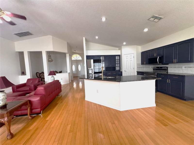 3 bedroom Single Family Residence at 12935 Pineforest Way, Pine Forest, Largo — photo 5