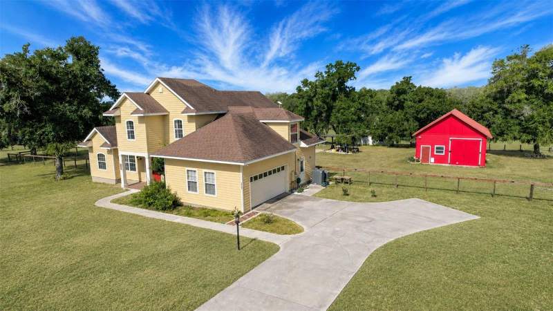 4 bedroom Single Family Residence at 35405 Stagecoach Trail, Courtney Jane Estates Sub, Eustis — photo 2