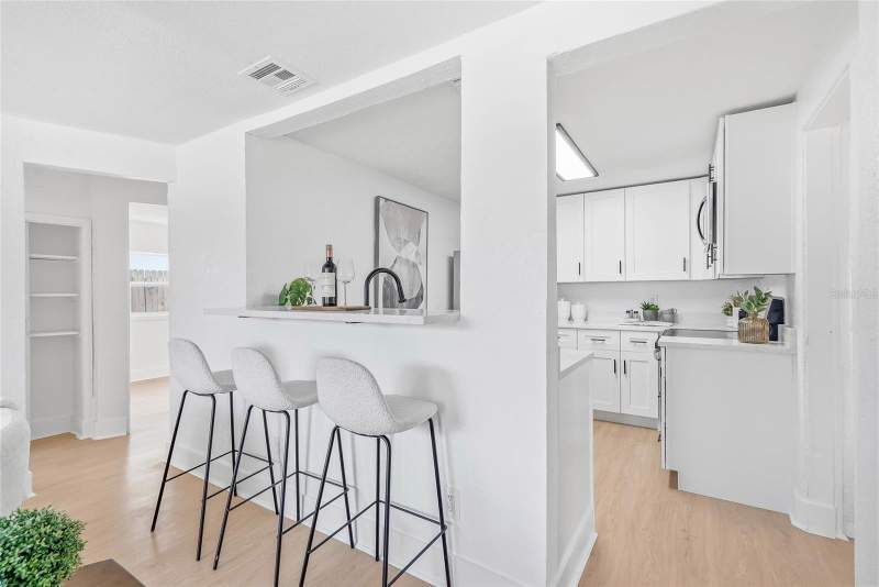3 bedroom Single Family Residence at 2110 E Nedro Road, Kathryn Park, Tampa — photo 5