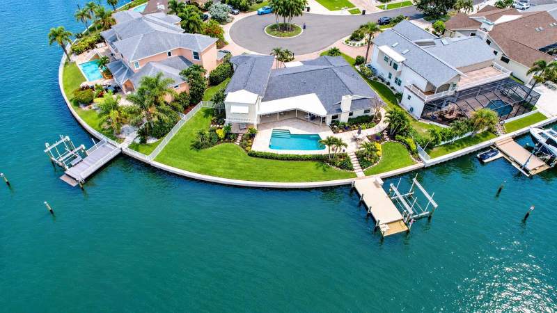 4 bedroom Single Family Residence at 812 SNUG ISLAND, ISLAND ESTATES OF CLEARWATER UNIT 7B, CLEARWATER BEACH — photo 3