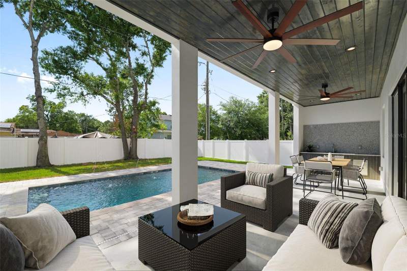 4 bedroom Single Family Residence at 2308 1/2 N Elcoe Drive, Wellswood Estates Unit 1, Tampa — photo 5