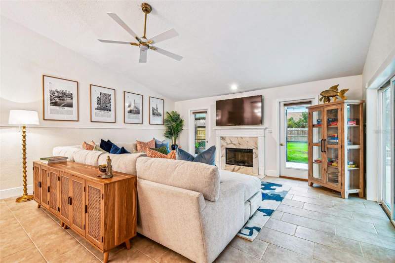 6 bedroom Single Family Residence at 10503 Nile Court, Bay Port Colony Ph III Un 1, Tampa — photo 4