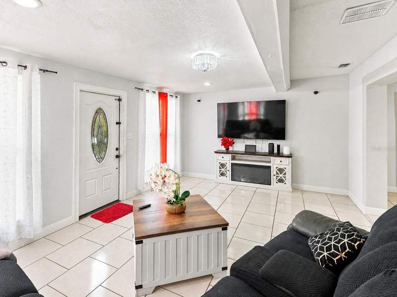 4 bedroom Single Family Residence at 6819 32nd Avenue, South Tampa Subdivision, Tampa — photo 4
