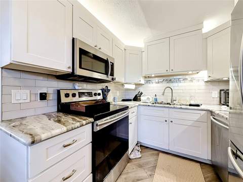 4050 4th Street #304, St Petersburg FL - photo 6 of 6