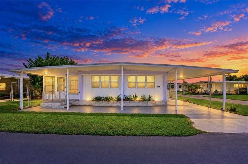 2 bedroom Mobile Home at 4710 Windy Lane, Zephyr Shores Unrec, Zephyrhills — photo 1