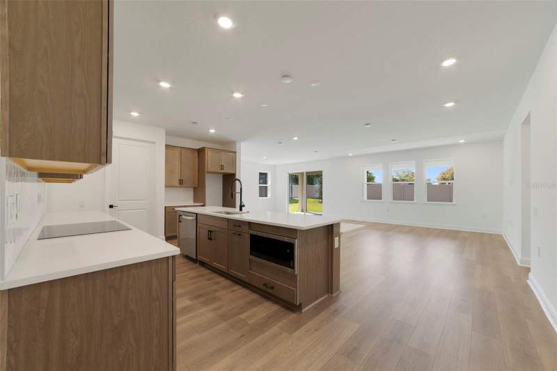 4 bedroom Single Family Residence at 3004 Water Clover Court, Acuera Estates, Apopka — photo 4