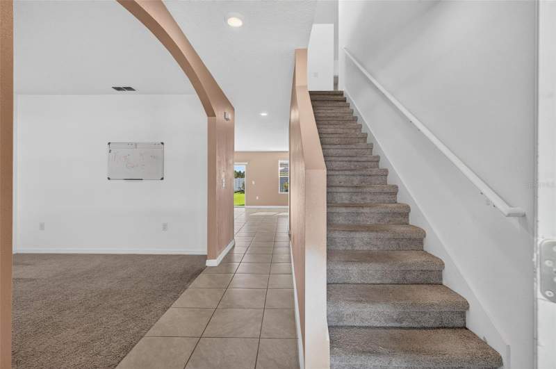 5 bedroom Single Family Residence at 3042 Bethpage Loop, Summerview/Wolf Crk Rdg Ph 2B-, Mount Dora — photo 3