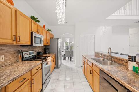 4722 Cumbrian Lakes Drive, Kissimmee FL - photo 13 of 38
