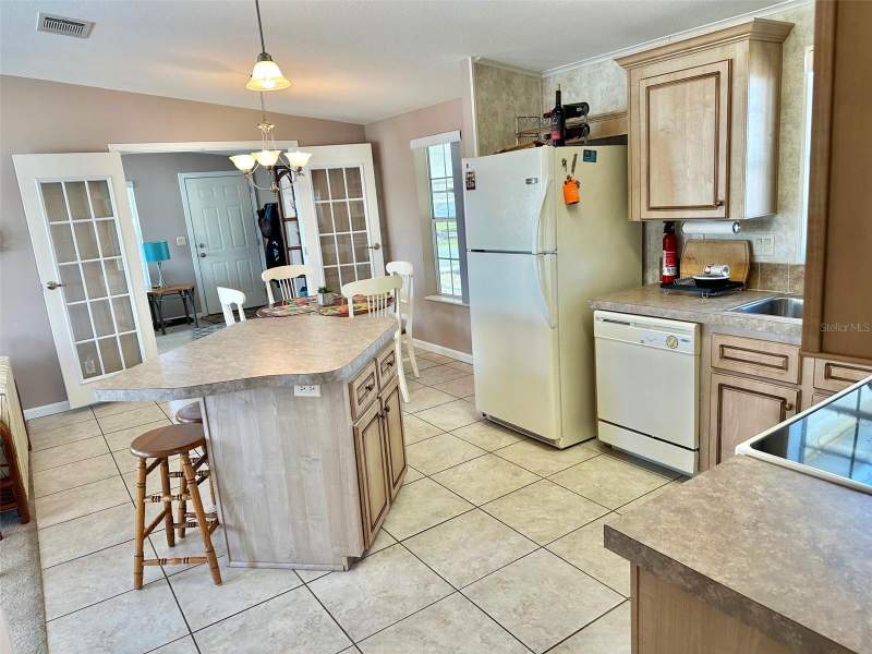 2 bedroom Manufactured Home at 11228 102nd Street #180, Lake Seminole Resort North M/H Unrec, Largo — photo 4