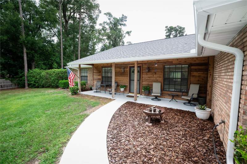 3 bedroom Single Family Residence at 23816 Oak Tree Drive, Golden Oaks, Sorrento — photo 2