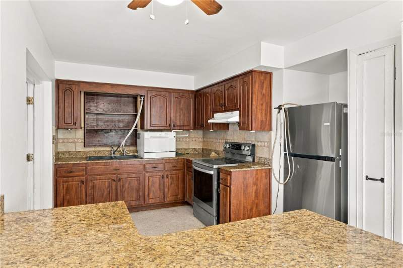 3 bedroom Single Family Residence at 818 90th Avenue, Georgian Terrace, St Petersburg — photo 5