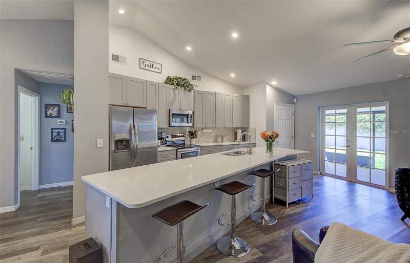 4 bedroom Single Family Residence at 13222 Pine Creek Circle, Meadowbrooke At Summerfield Un, Riverview — photo 4