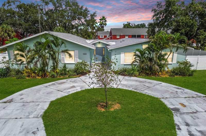 6 bedroom Single Family Residence at 1101 81st Avenue, Winston Park, St Petersburg — photo 1