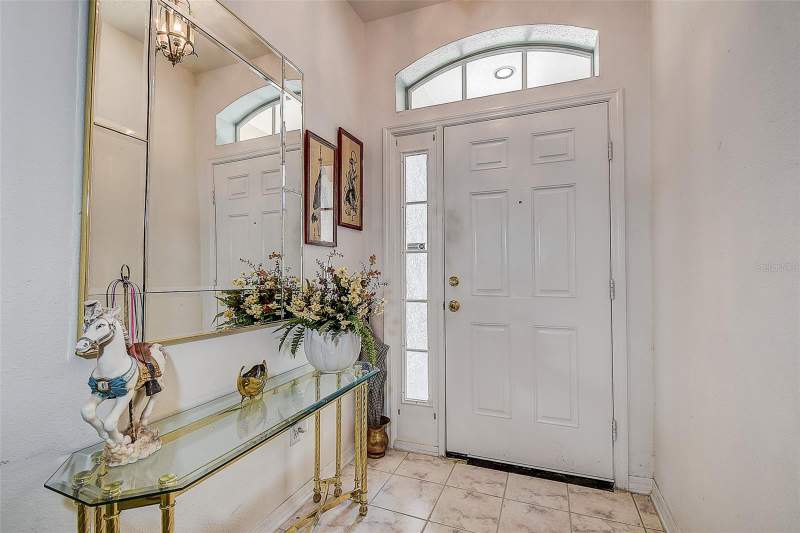 2 bedroom Villa at 10109 Mowry Lane, Cambridge Villas Ph I & II, Tampa — photo 4