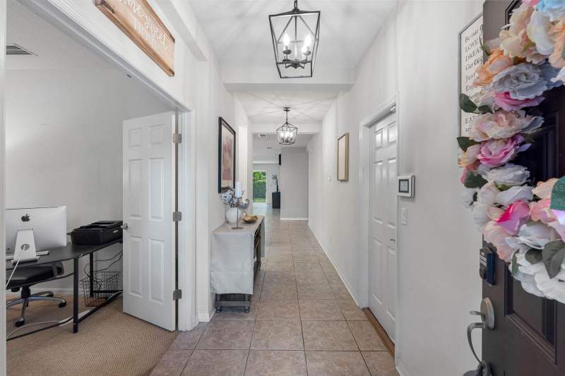 3 bedroom Single Family Residence at 15913 Oakleaf Run Drive, Starling At Fishhawk Ph Ia, Lithia — photo 2