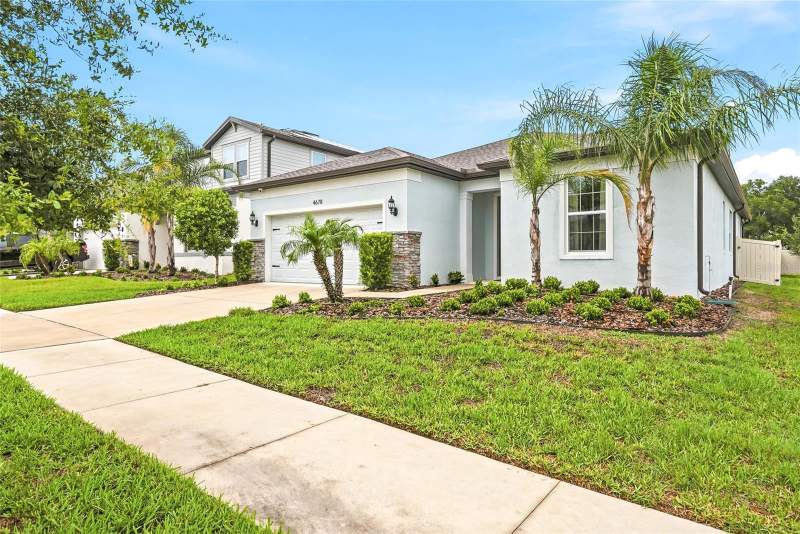 3 bedroom Single Family Residence at 4678 Dover Bluff Court, Summitview, Valrico — photo 2