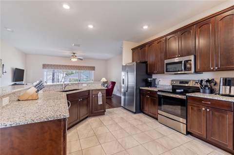 27118 Roanoke Drive, Leesburg FL - photo 8 of 40