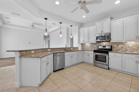 8237 Bridgeport Bay Circle, Mount Dora FL - photo 13 of 66