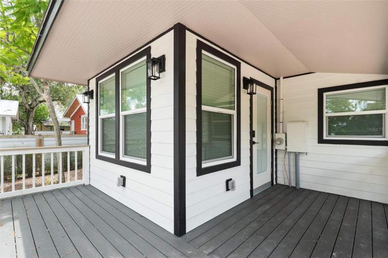 2 bedroom Single Family Residence at 136 N Ring Avenue, Cheyneys J K Sub, Tarpon Springs — photo 2