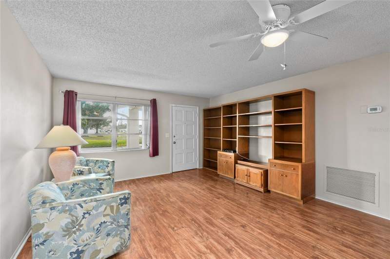 2 bedroom Condominium at 9315 42nd Way ##5, Mainlands Of Tamarac By The Gulf Unit 5 Ph 1 Condo, Pinellas Park — photo 5