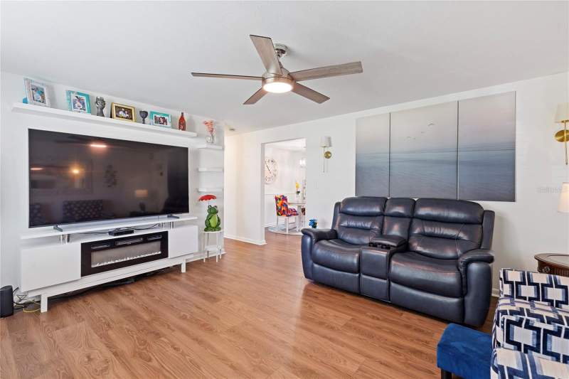 2 bedroom Single Family Residence at 5906 Cypress Street, Colony Heights, Zephyrhills — photo 2
