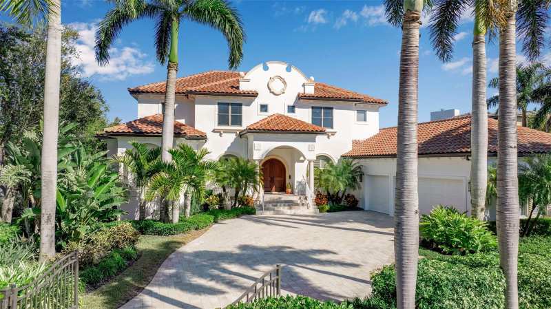4 bedroom Single Family Residence at 1389 Tangier Way, San Remo Estates, Sarasota — photo 1