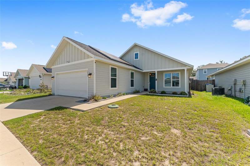 4 bedroom Single Family Residence at 12327 NW 159th Way, Savannah Station Ph 2A Unit 2 Pb 37 Pg 56, Alachua — photo 3