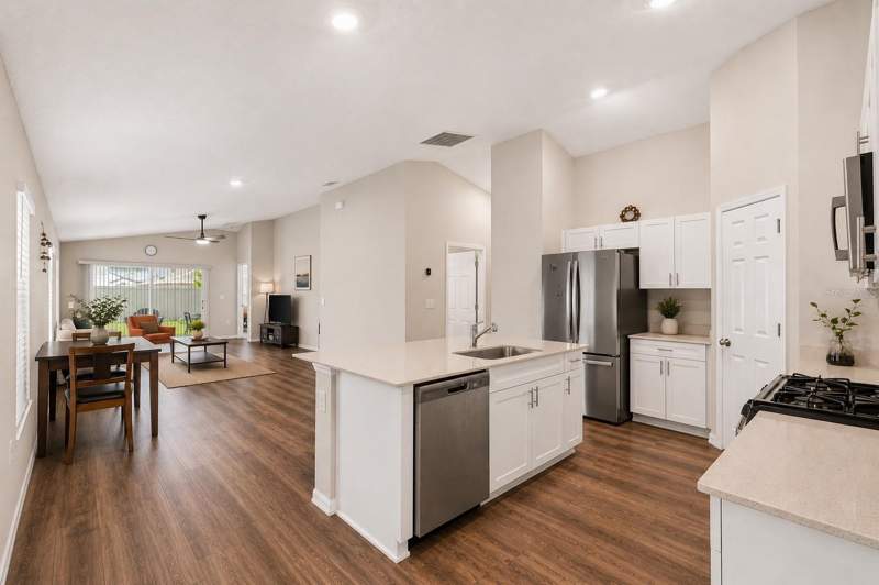 3 bedroom Single Family Residence at 14919 Sterling Spur Avenue, Hinton Hawkstone Ph 2A & 2B2, Lithia — photo 3
