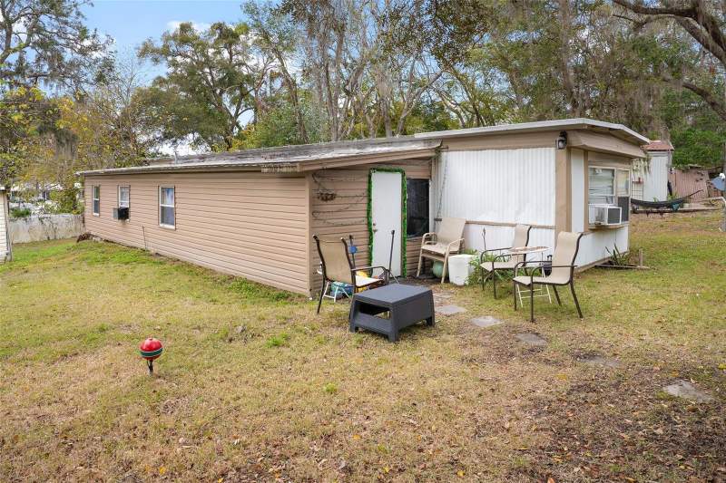 2 bedroom Mobile Home at 2107 Hialeah Avenue, Indian Hill, Leesburg — photo 3