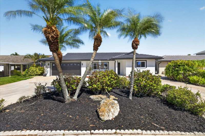 3 bedroom Single Family Residence at 4980 Galleon Court, Flor A Mar, New Port Richey — photo 1