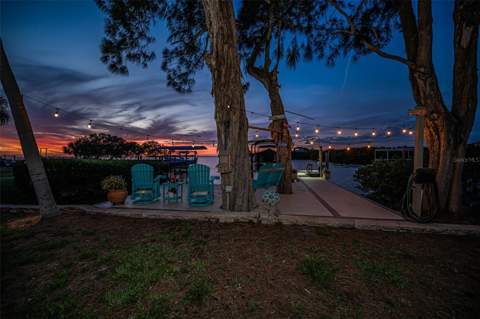 1626 Sea Breeze Drive, Tarpon Springs FL - photo 6 of 99