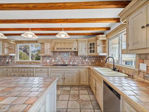 1647 Sea Breeze Drive, Tarpon Springs FL - photo 6 of 79