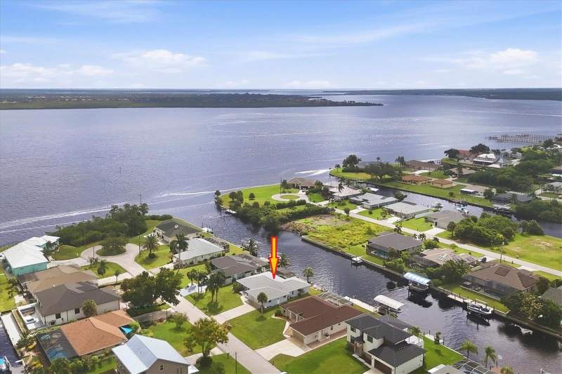 3 bedroom Single Family Residence at 12403 Minot Avenue, Port Charlotte Sec 060, Port Charlotte — photo 3