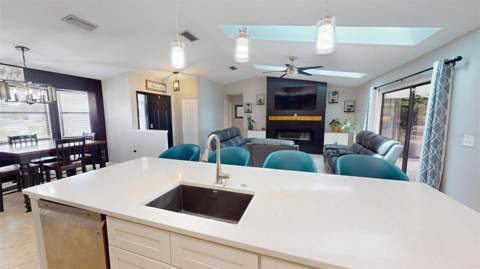 2461 Gold Oak Court, Sarasota FL - photo 6 of 6