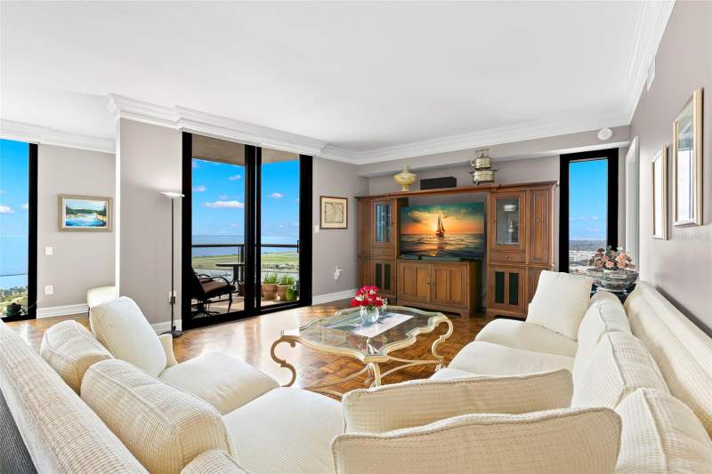 2 bedroom Condominium at 1 Beach Drive #2206, Bayfront Tower Condo, St Petersburg — photo 5
