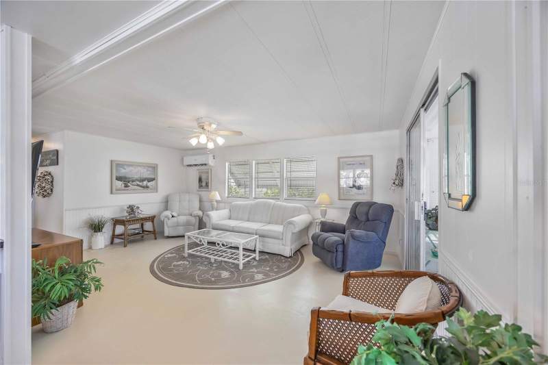 2 bedroom Mobile Home at 10303 Burnt Store Road #221, Eagle Point Mhp, Punta Gorda — photo 4