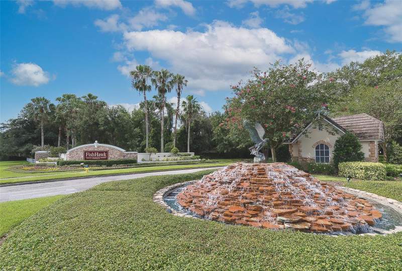 4 bedroom Single Family Residence at 5847 Heronrise Crescent Drive, Fishhawk Ranch Ph 2 Prcl, Lithia — photo 2