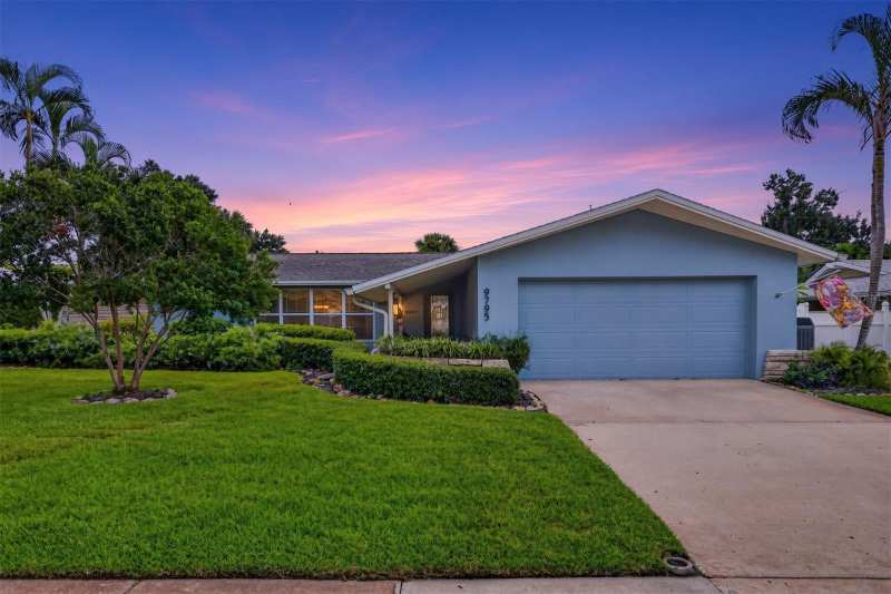 3 bedroom Single Family Residence at 9795 Portside Drive, Yacht Club Estates, Seminole — photo 1