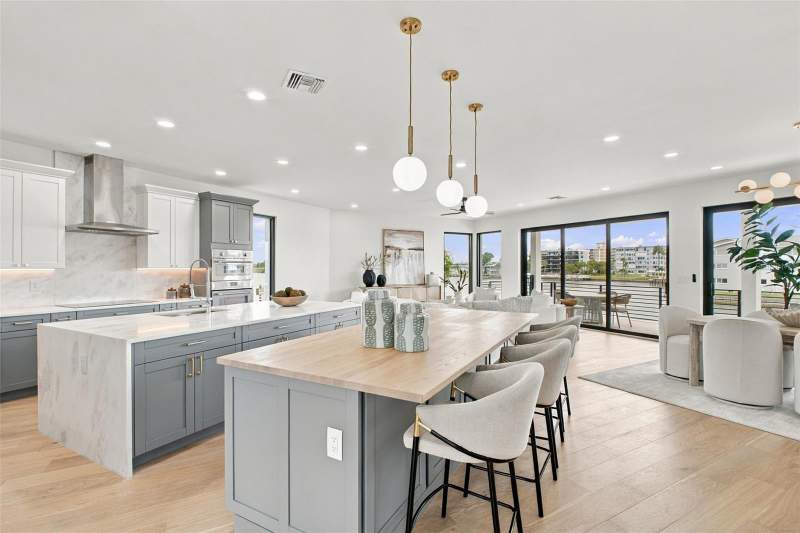 5 bedroom Single Family Residence at 7176 S Shore Drive, Pasadena Isle, South Pasadena — photo 5