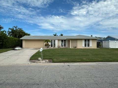 524 68Th Street, home for sale in Holmes Beach 34217