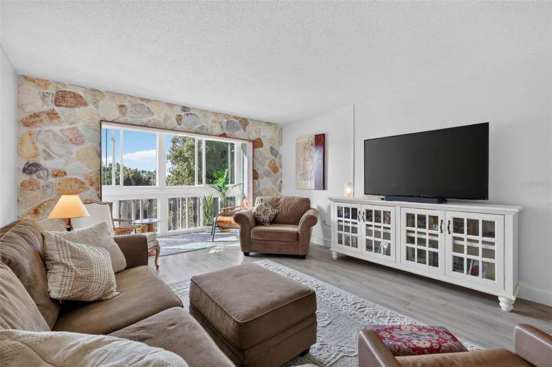 3 bedroom Condominium at 101 N Grandview Street #212, Mount Dora Southern Oaks Condo, Mount Dora — photo 3