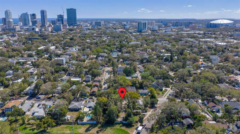 6 bedroom Single Family Residence at 711 12th Avenue, Fern Lake Revised, St Petersburg — photo 4