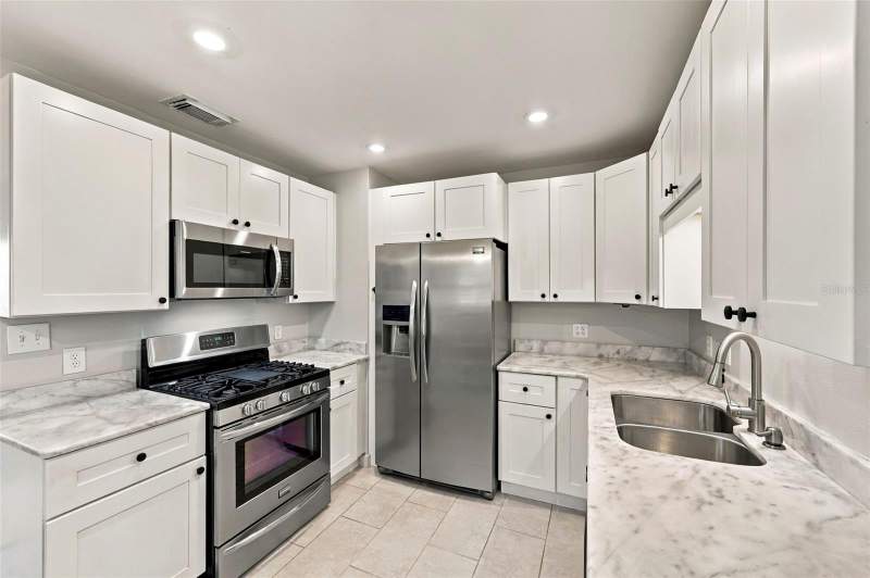 2 bedroom Single Family Residence at 3820 Burlington Avenue, Central Ave Heights, St Petersburg — photo 4