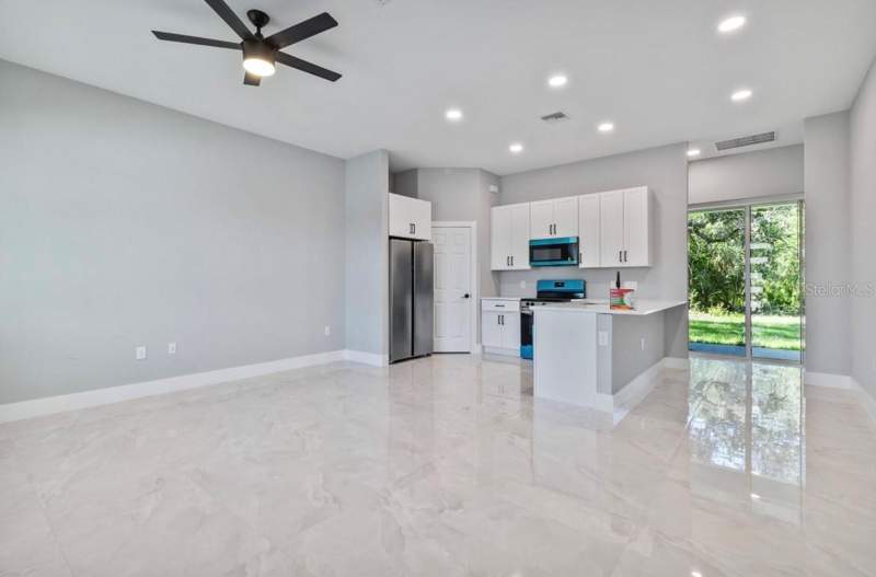 3 bedroom Single Family Residence at 20462 Kenilworth Boulevard, Port Charlotte Sec 019, Port Charlotte — photo 4