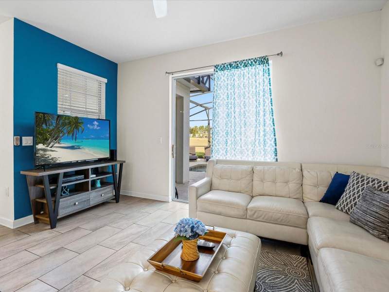 4 bedroom Townhouse at 8991 Stinger Drive, Stoneybrook South Ph J-2 & J-3, Davenport — photo 4