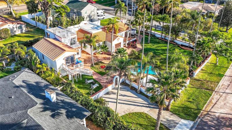 5 bedroom Single Family Residence at 236 San Salvador Drive, Dunedin Isles 1, Dunedin — photo 4