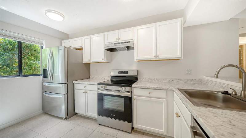 1 bedroom Condominium at 1720 Glenhouse Drive #326, Pelican Cove Xiv, Sarasota — photo 4